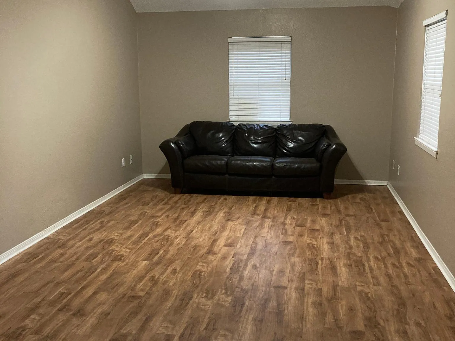 2 bed, 1350 sqft, $1,300 — Photo 2