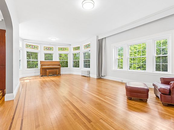 4th image of 1776 Commonwealth Ave APT 1