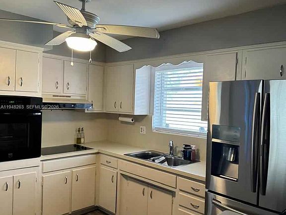 4th image of 4820 SW 11th Ct