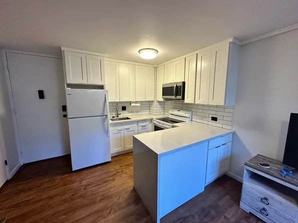 2845 Waialae Ave, Honolulu, HI