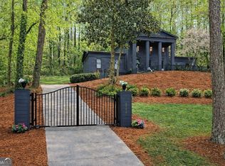 2525 Spalding Dr, Sandy Springs, GA 30350