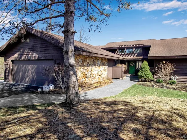 6511 Boston State Rd APT 101, Hamburg, NY 14075