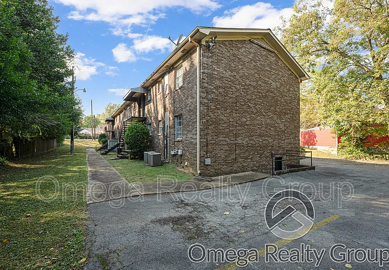2020 High School Rd #H — Photo 21
