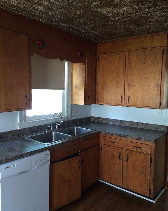 2nd image of 905 Preston St