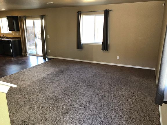 1st floor Living room