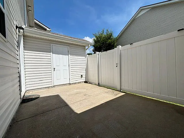 2352 Date Dr — Photo 24