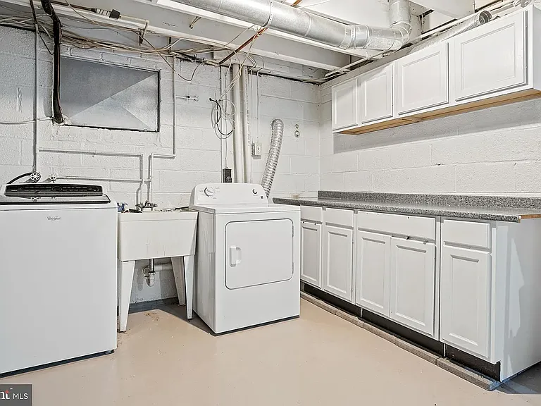 9407 Singleton Dr — Photo 25