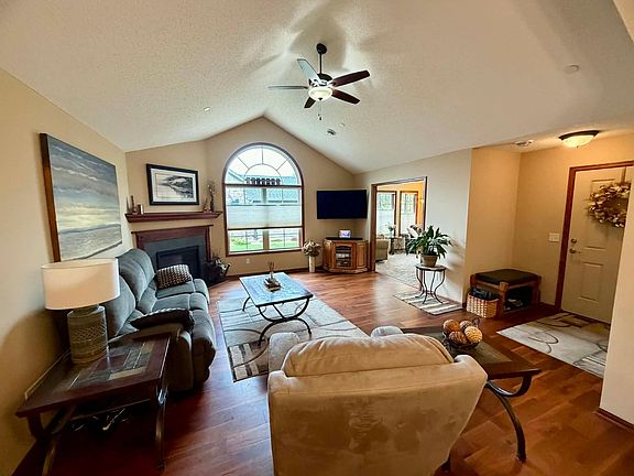 4th image of 24038 Rivers Edge Rd