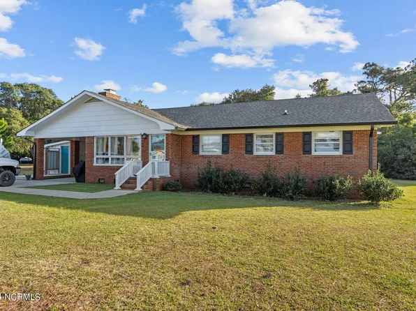 140 Nelson Street, Harkers Island, NC 28531