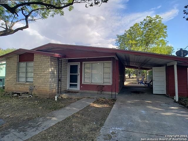 1st image of 874 Marquette Dr