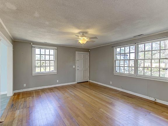 5th image of 4814 Parkside Dr
