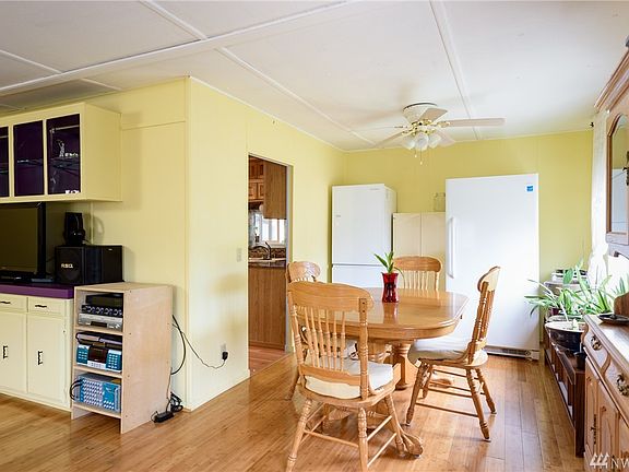 5th image of 18425 NE 95th St Unit 104
