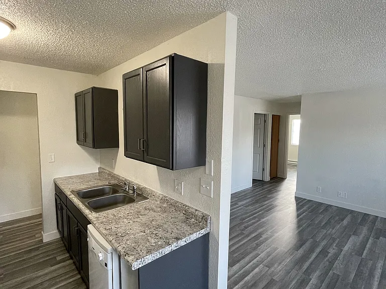 1309 E Sylvan Cir #6 — Photo 20