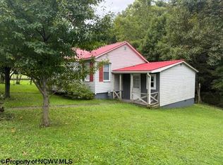 884 S Main St, Philippi, WV 26416