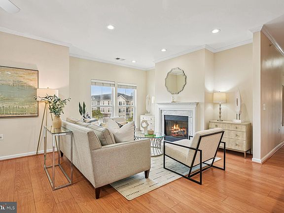 4th image of 2931 Deer Hollow Way #405/406