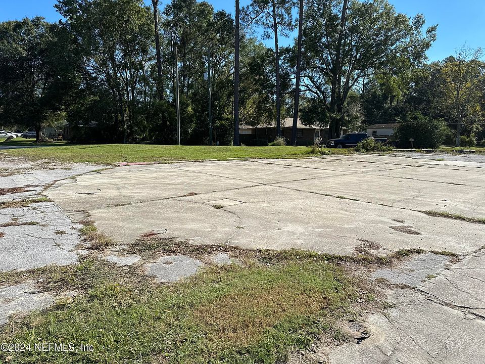 2nd image of 225 US-301 S
