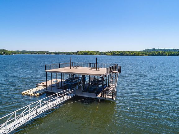 Image 2: Dock