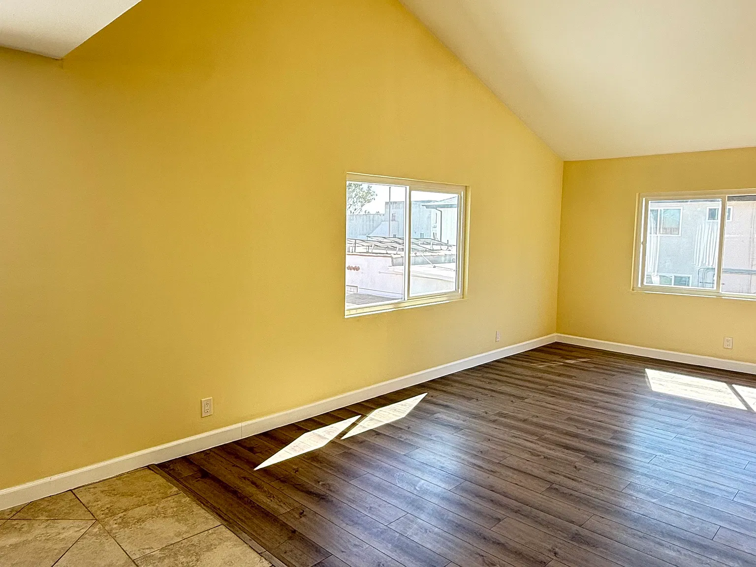 2 bed, 850 sqft, $2,500 — Photo 3