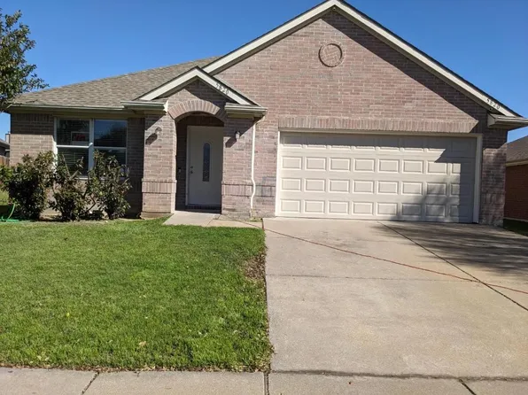 5820 World Champion Ct, Fort Worth, TX 76179
