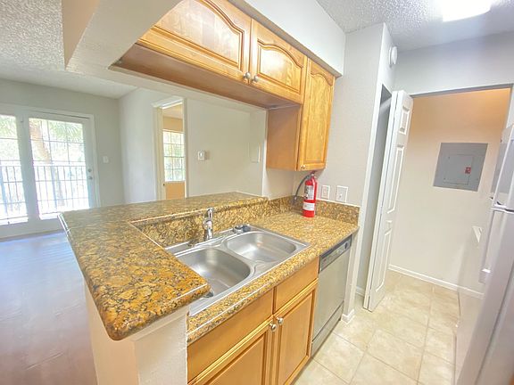 5th image of 208 Afton Sq Unit 203