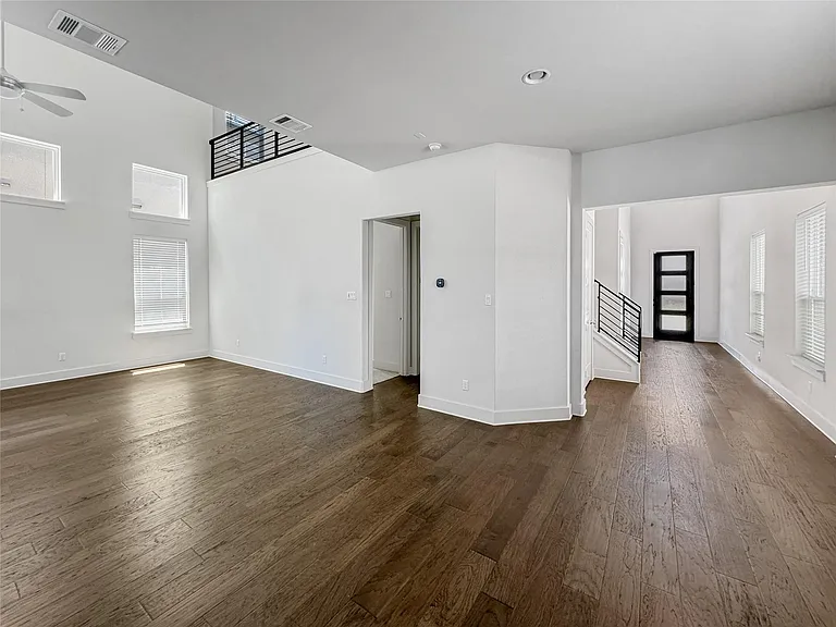 1208 Westborough Ln — Photo 3