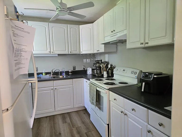 1115 Stewart Dr — Photo 30