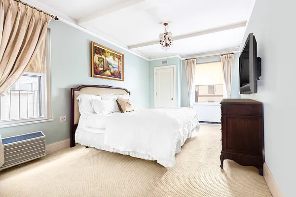 Sold by Compass | media 4