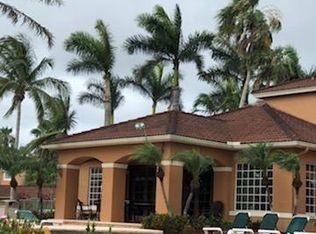 1280 Wildwood Lakes Blvd APT 102, Naples, FL 34104