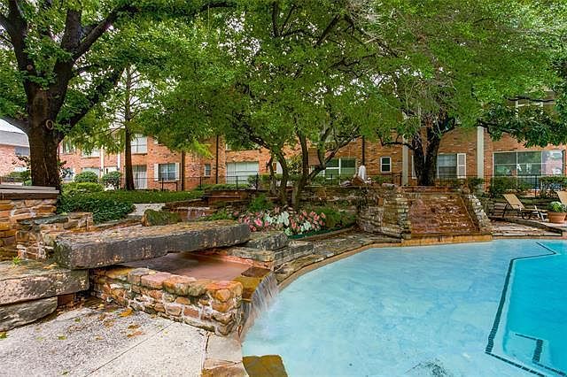 1st image of 3016 Mahanna Springs Dr #D-1