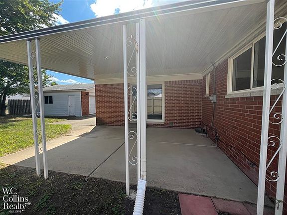 4th image of 40252 Hamilton Dr