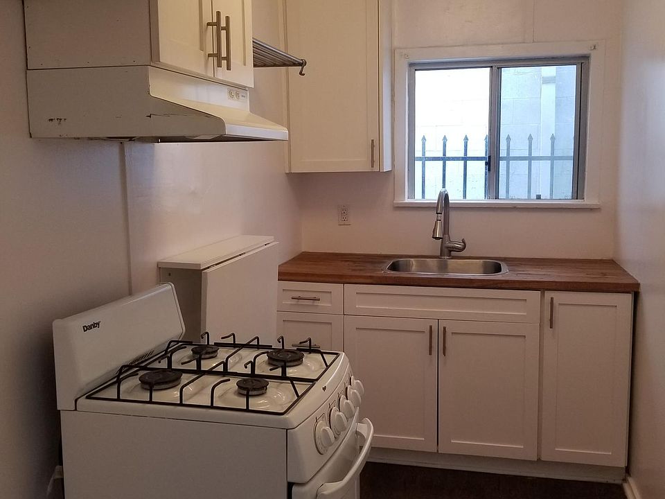 2nd image of 4630 York Blvd