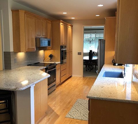 4th image of 3141 Maplewood Cir NE