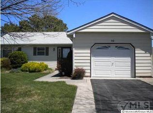 10 Villa Bella Ct, Toms River, NJ 08757