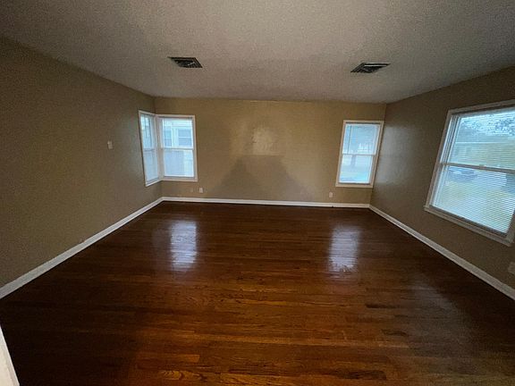5th image of 3748 Aransas St