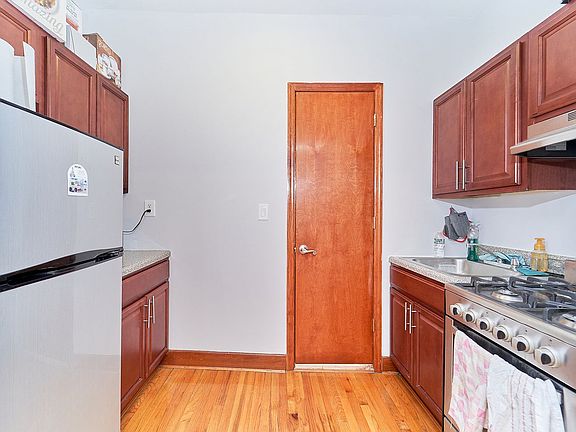 4th image of 533 E 81st St APT 3b