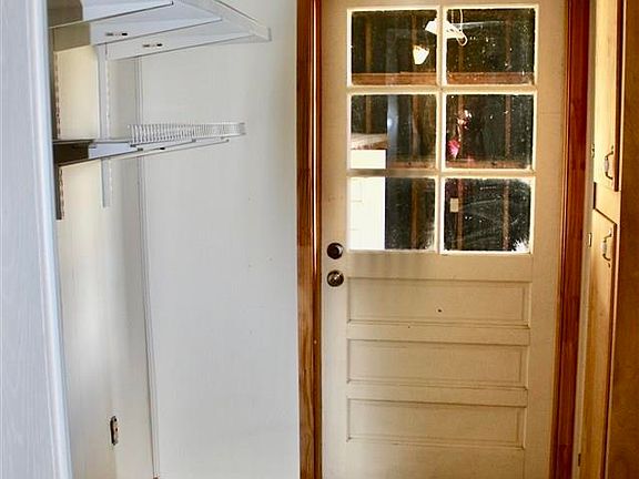 4th image of 275 McCutcheon Rd