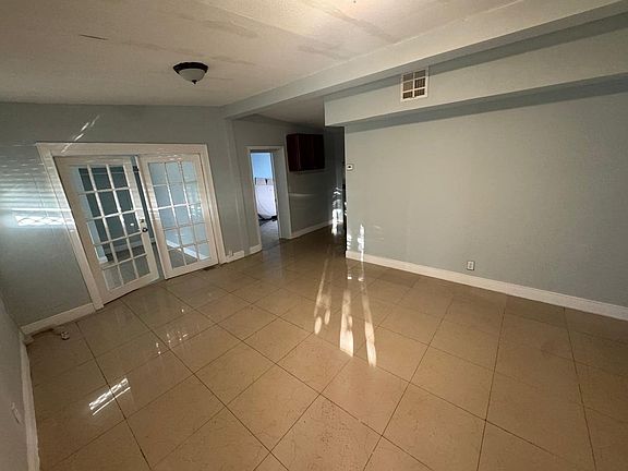 3rd image of 318O Orange St