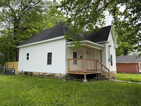 3rd image of 1636 N Sherman Avenue