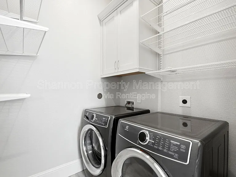 2119 Taft St — Photo 24