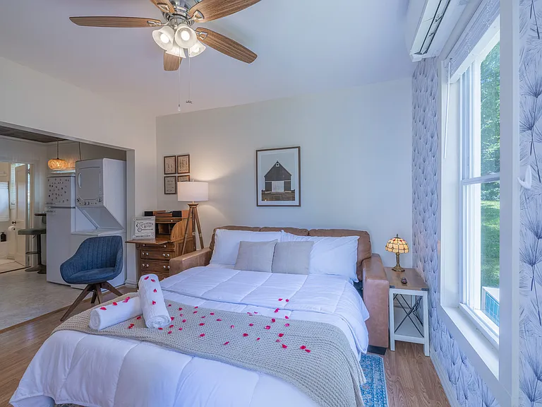 313 W Maple St #1 — Photo 6
