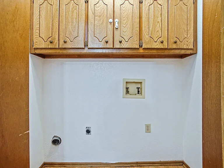 8910 Oak Valley Dr — Photo 16