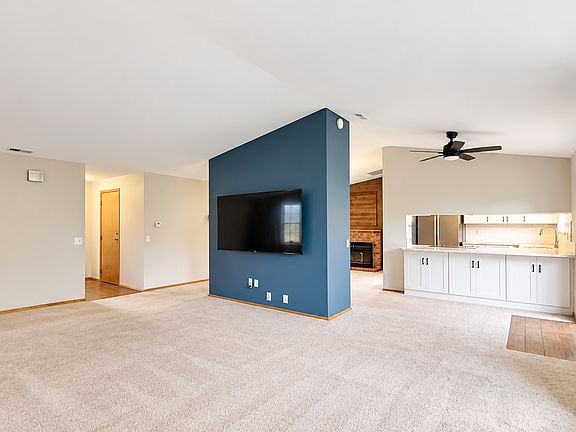 3rd image of 11945 SE 260th Pl