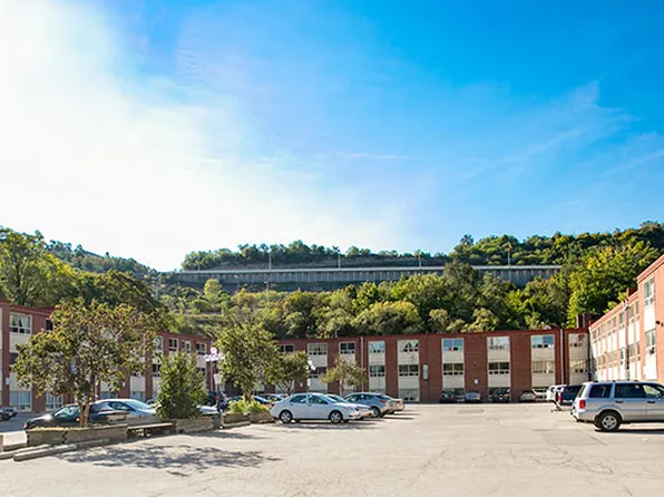 195 Wellington St S #Bachelors, Hamilton, ON L8N 2R7