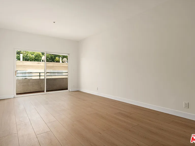1315 S Saltair Ave #203 — Photo 8