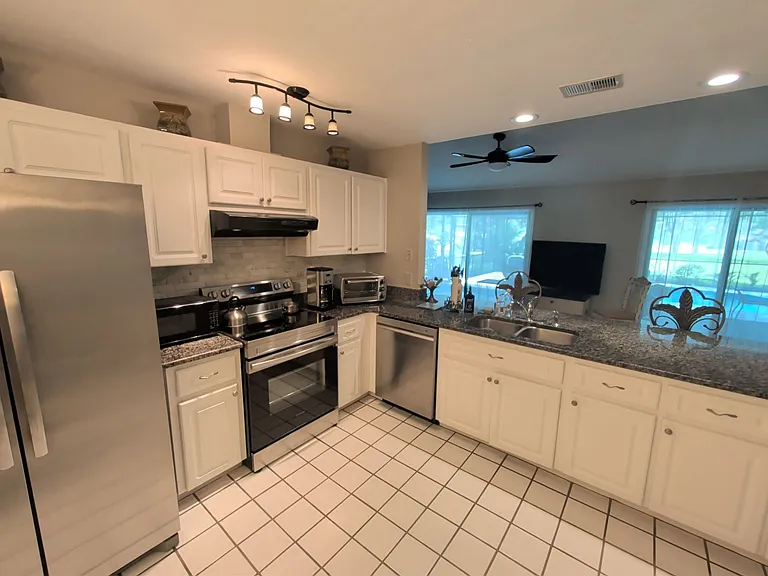 2319 N Hendry Point — Photo 3