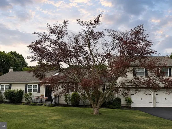 11951 Rockville Rd, Glen Rock, PA 17327