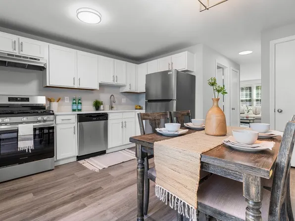 90 Roper St #G, Lowell, MA 01852