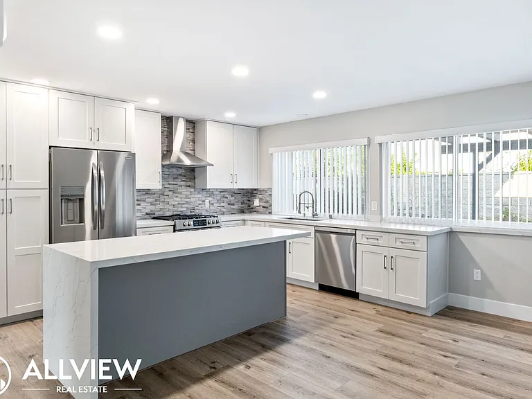 20542 Kelvingrove Ln — Photo 11