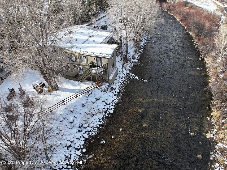 1st image of 304 Waterview Dr