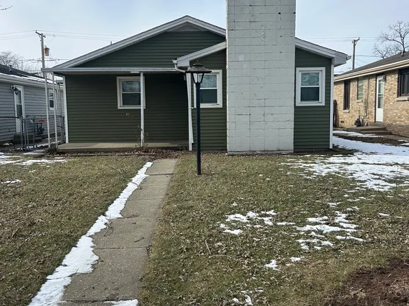 159 S Douglas Ave, Bradley, IL 60915